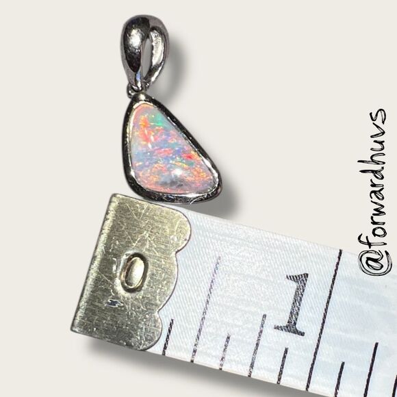 Sterling Silver Triangular Pendant with Mosaic Opal Composite – 925 Marked - Picture 4 of 9
